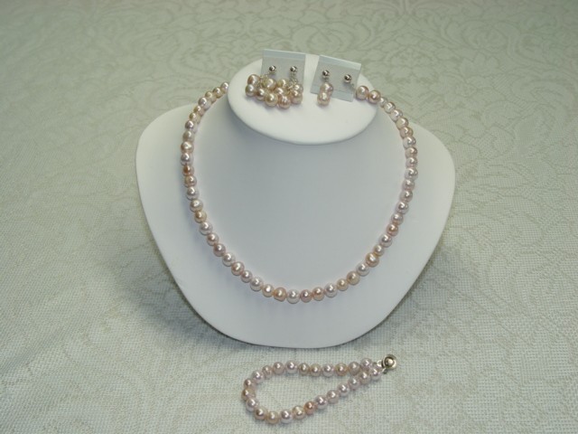 pearl necklace
